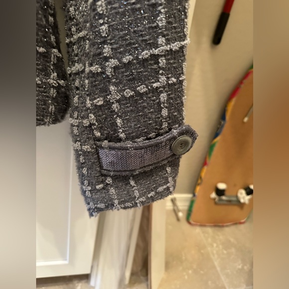 Buckle BKE women’s silver gray sequin pea coat. - Picture 6 of 12